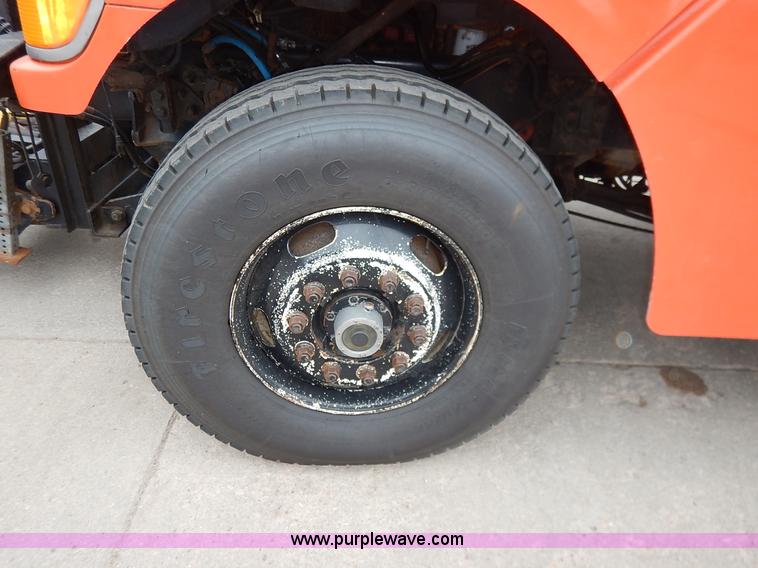 image for item K1669 1999 Sterling L9511 dump truck