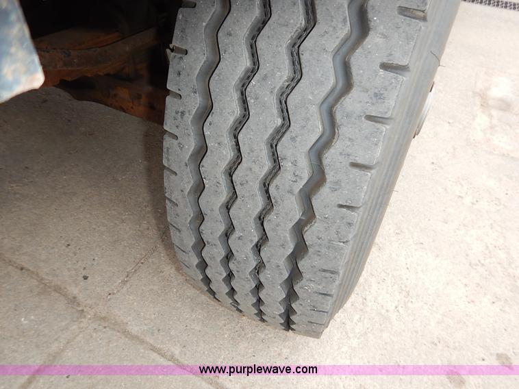 image for item K1669 1999 Sterling L9511 dump truck