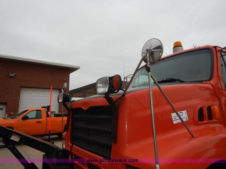 image for item K1669 1999 Sterling L9511 dump truck