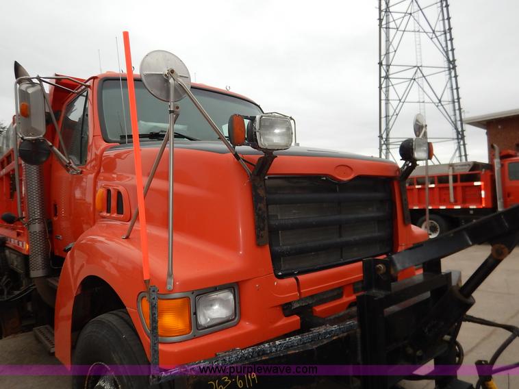 image for item K1669 1999 Sterling L9511 dump truck