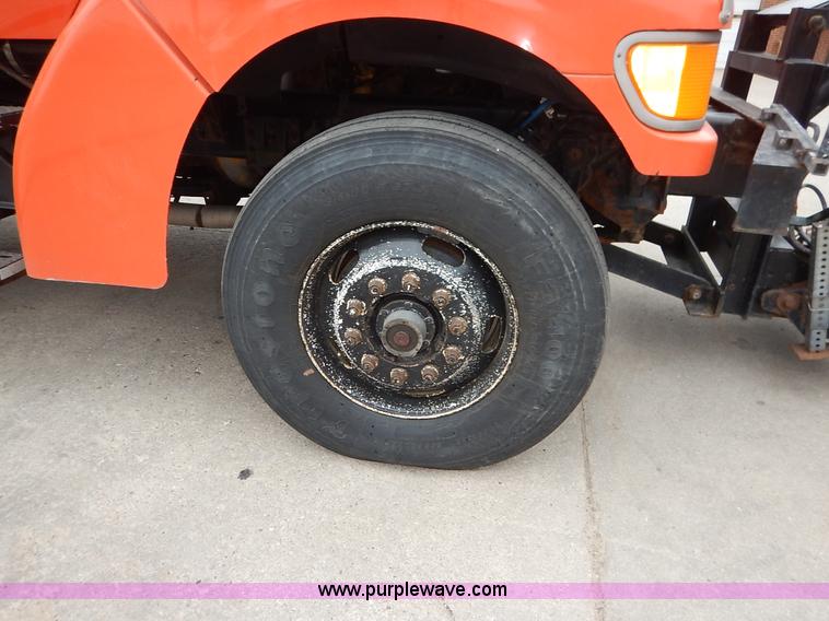 image for item K1669 1999 Sterling L9511 dump truck