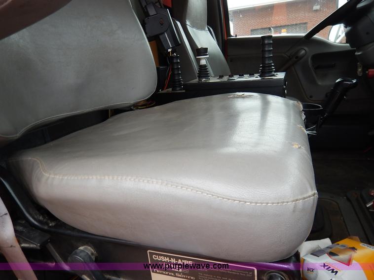 image for item K1669 1999 Sterling L9511 dump truck