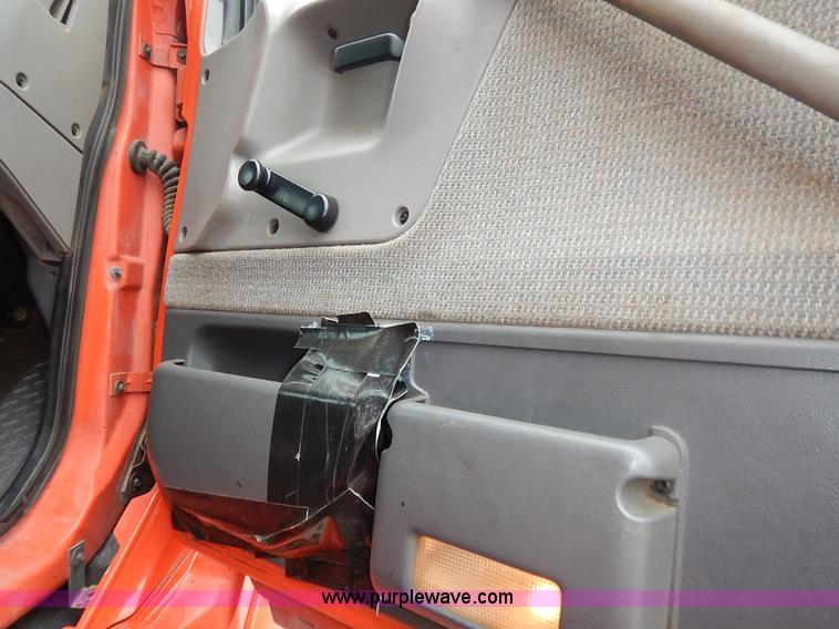 image for item K1669 1999 Sterling L9511 dump truck