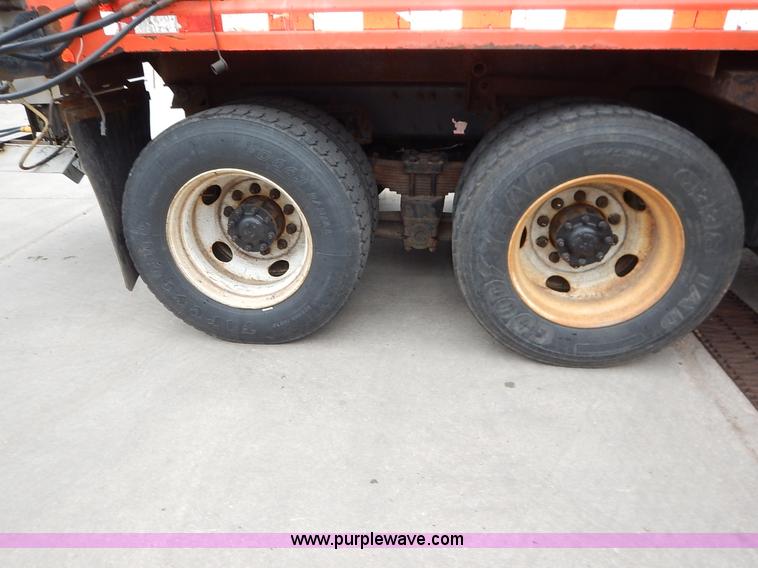 image for item K1669 1999 Sterling L9511 dump truck