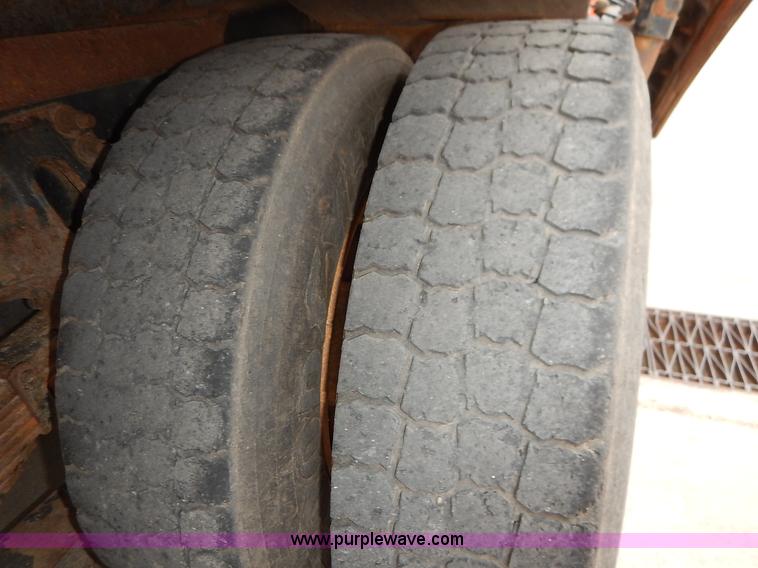 image for item K1669 1999 Sterling L9511 dump truck