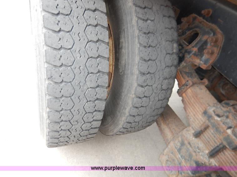 image for item K1669 1999 Sterling L9511 dump truck