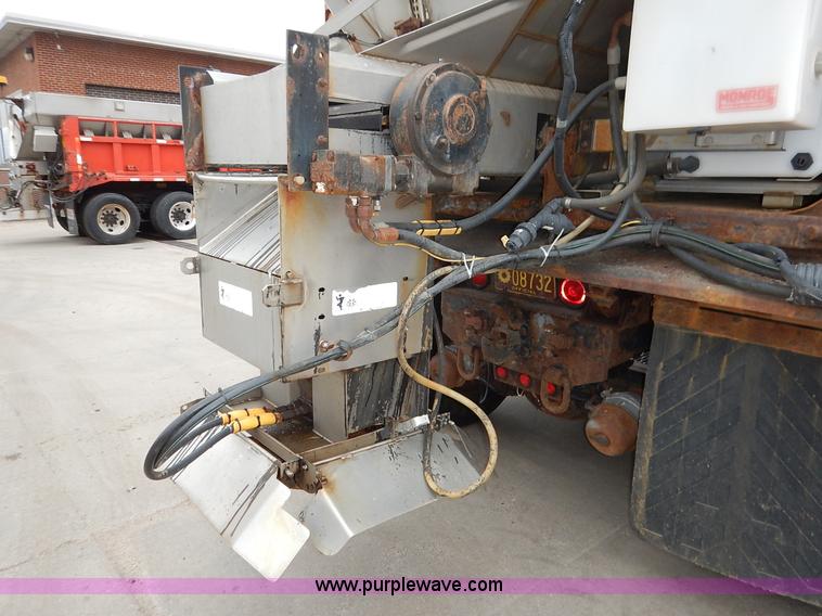 image for item K1669 1999 Sterling L9511 dump truck