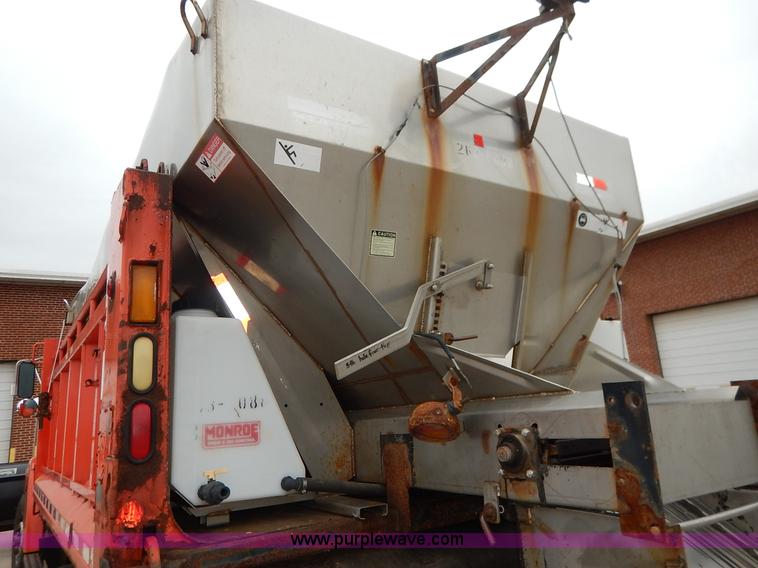 image for item K1669 1999 Sterling L9511 dump truck