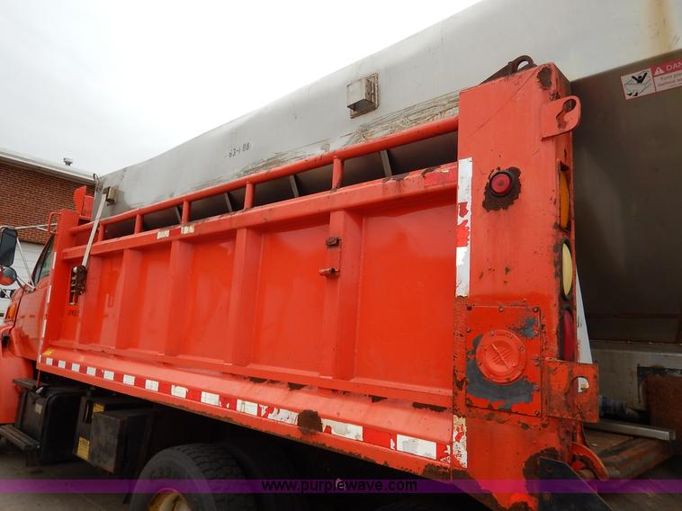 image for item K1669 1999 Sterling L9511 dump truck