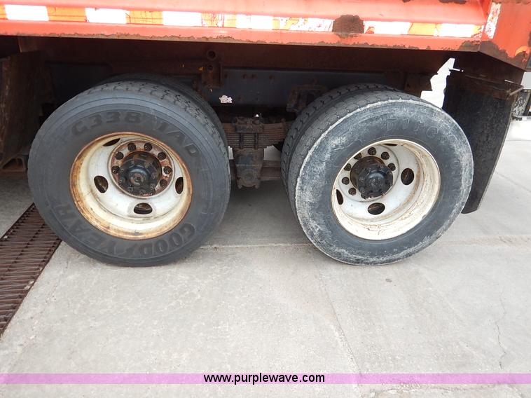 image for item K1669 1999 Sterling L9511 dump truck