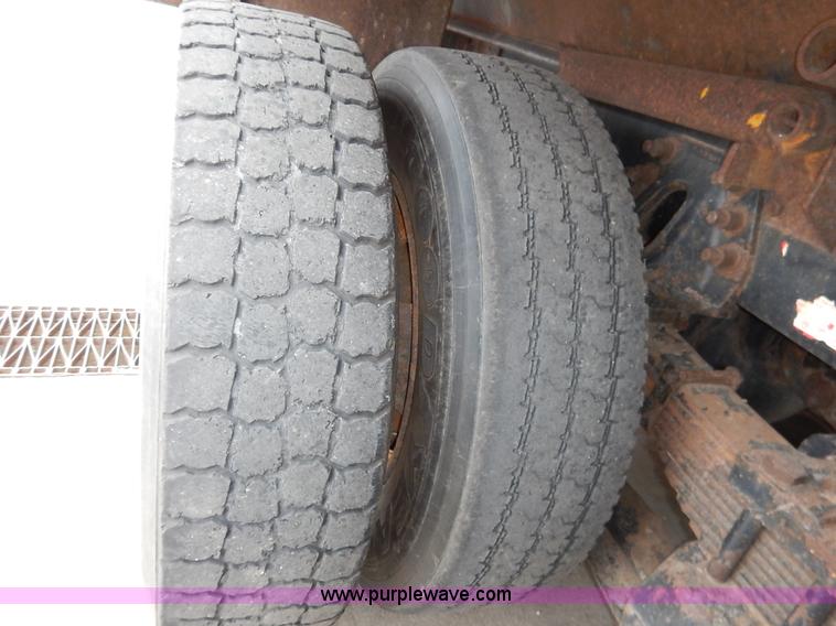 image for item K1669 1999 Sterling L9511 dump truck