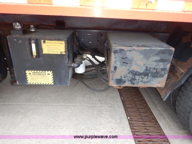 image for item K1669 1999 Sterling L9511 dump truck