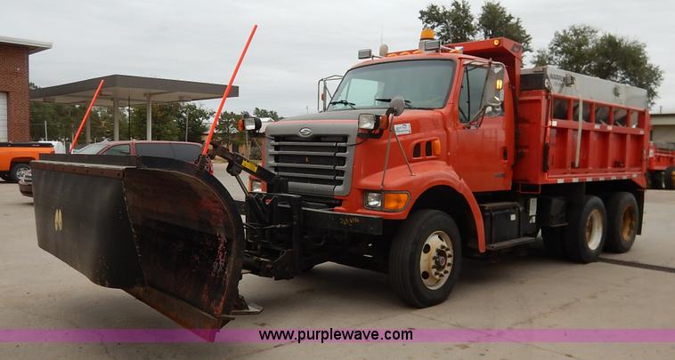 image for item K1670 2001 Sterling LP7500 dump truck