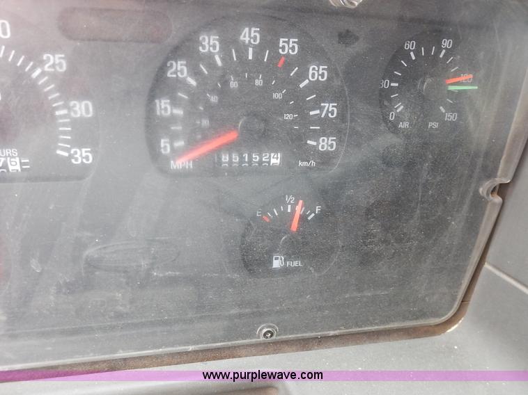 image for item K1670 2001 Sterling LP7500 dump truck