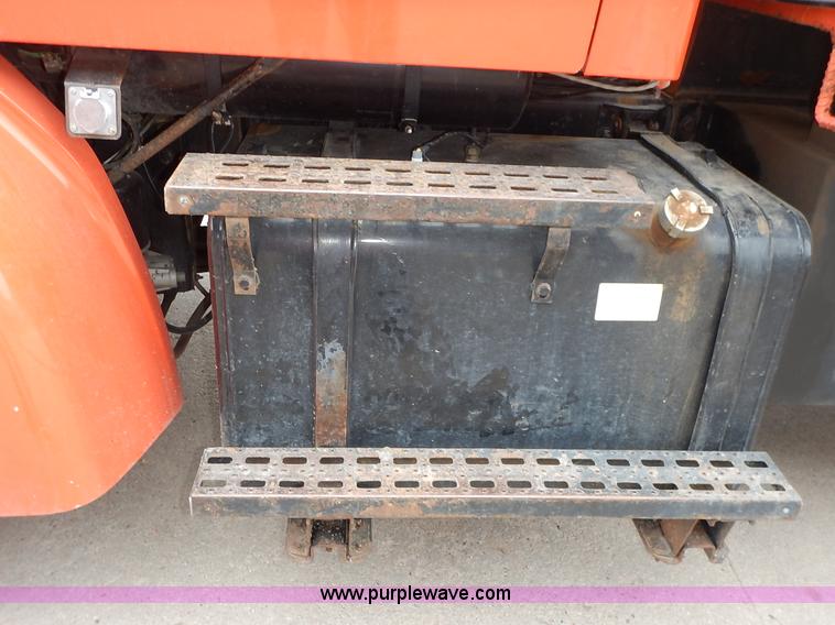 image for item K1670 2001 Sterling LP7500 dump truck