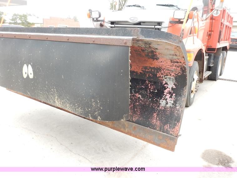image for item K1670 2001 Sterling LP7500 dump truck