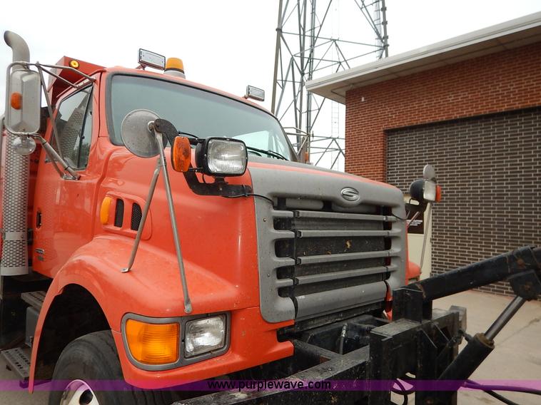 image for item K1670 2001 Sterling LP7500 dump truck