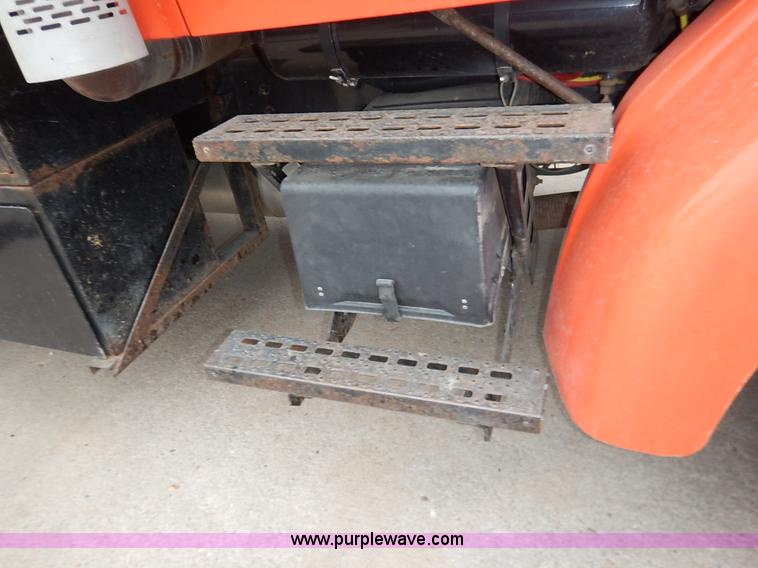 image for item K1670 2001 Sterling LP7500 dump truck