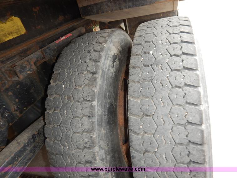 image for item K1670 2001 Sterling LP7500 dump truck