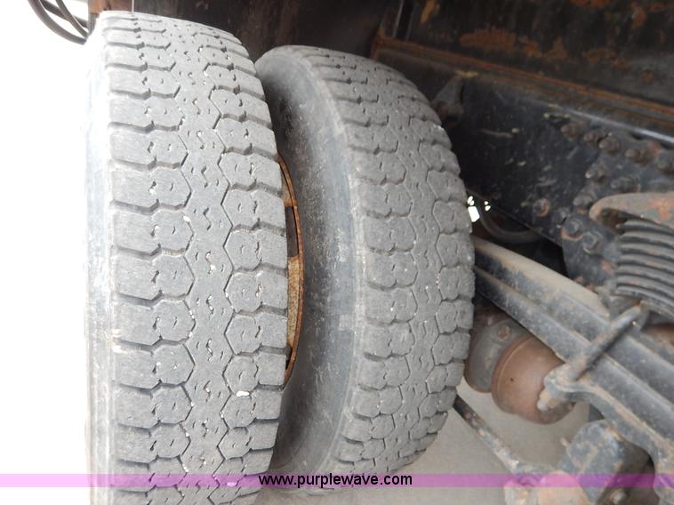 image for item K1670 2001 Sterling LP7500 dump truck