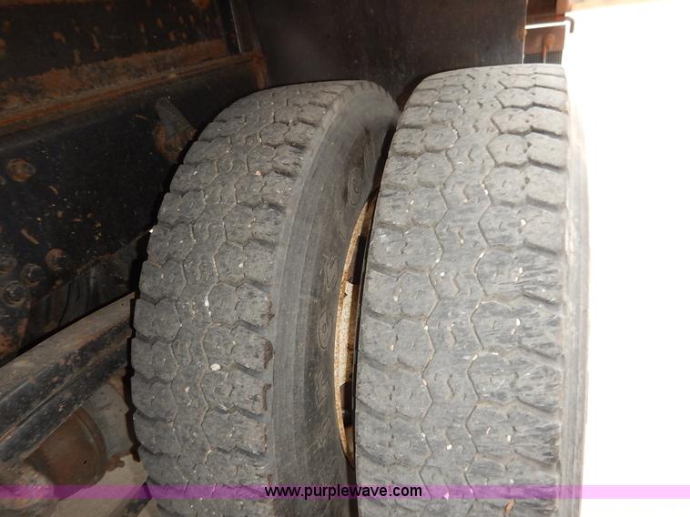 image for item K1670 2001 Sterling LP7500 dump truck