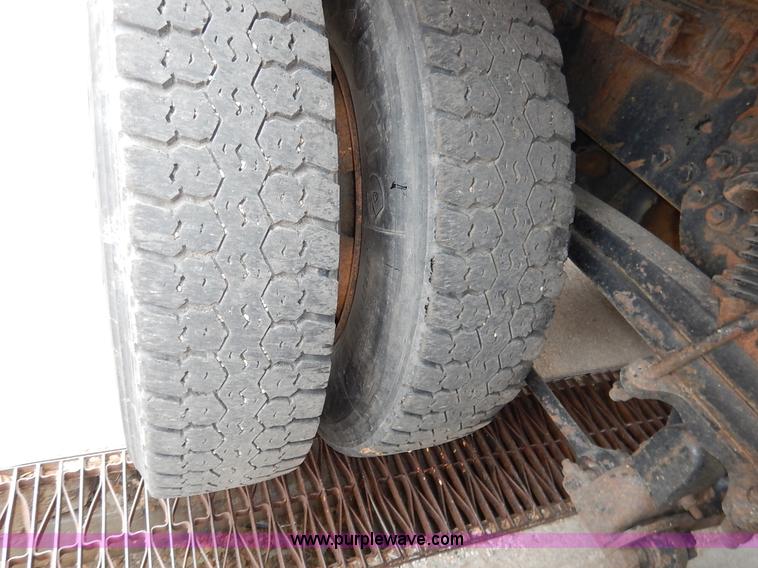 image for item K1670 2001 Sterling LP7500 dump truck