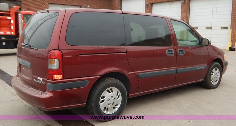 image for item K1671 2002 Chevrolet Venture van