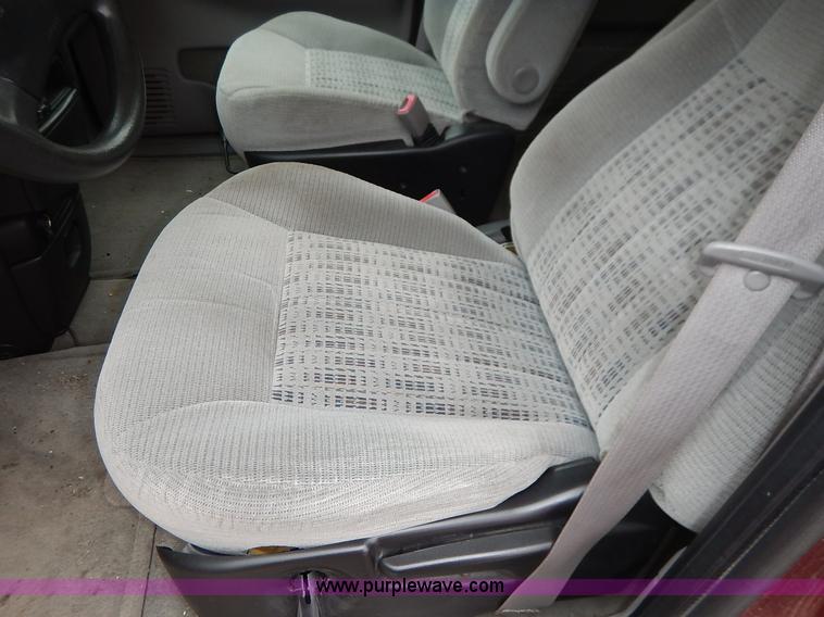 image for item K1671 2002 Chevrolet Venture van