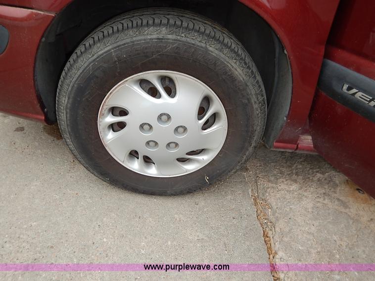 image for item K1671 2002 Chevrolet Venture van