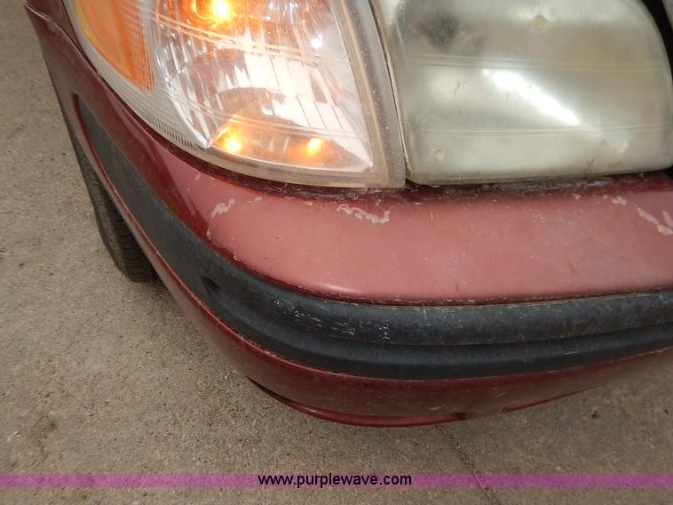 image for item K1671 2002 Chevrolet Venture van