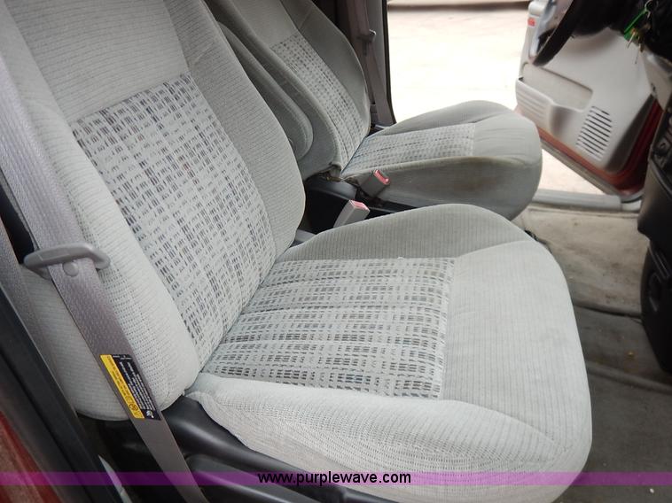 image for item K1671 2002 Chevrolet Venture van