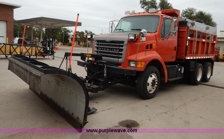 image for item K1673 2001 Sterling LP7500 dump truck