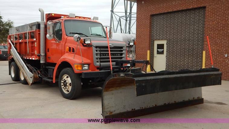 image for item K1673 2001 Sterling LP7500 dump truck