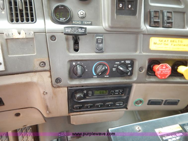 image for item K1673 2001 Sterling LP7500 dump truck