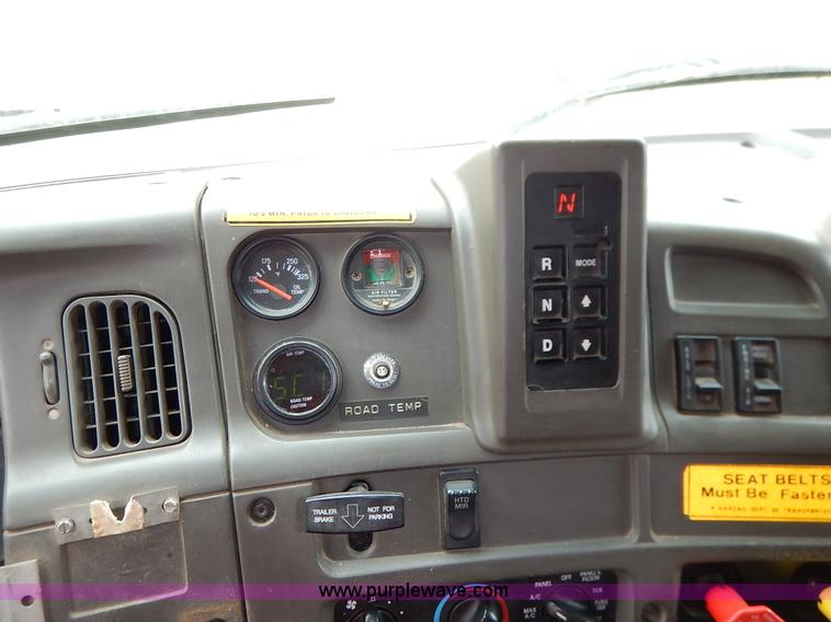 image for item K1673 2001 Sterling LP7500 dump truck