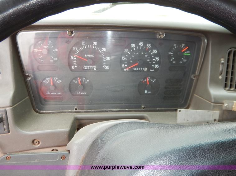 image for item K1673 2001 Sterling LP7500 dump truck