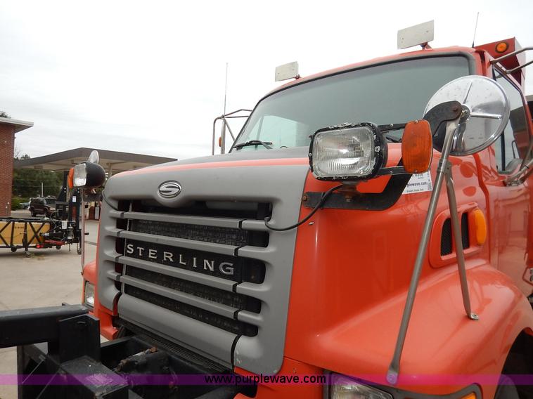 image for item K1673 2001 Sterling LP7500 dump truck