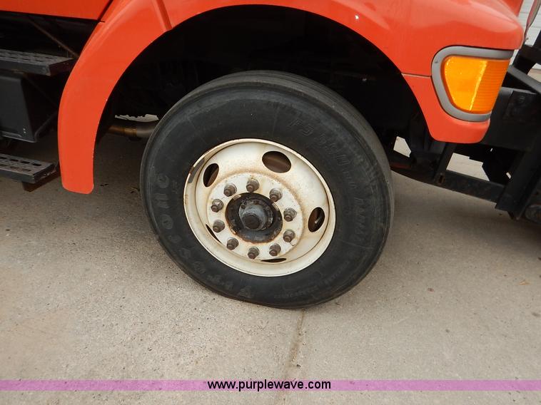 image for item K1673 2001 Sterling LP7500 dump truck