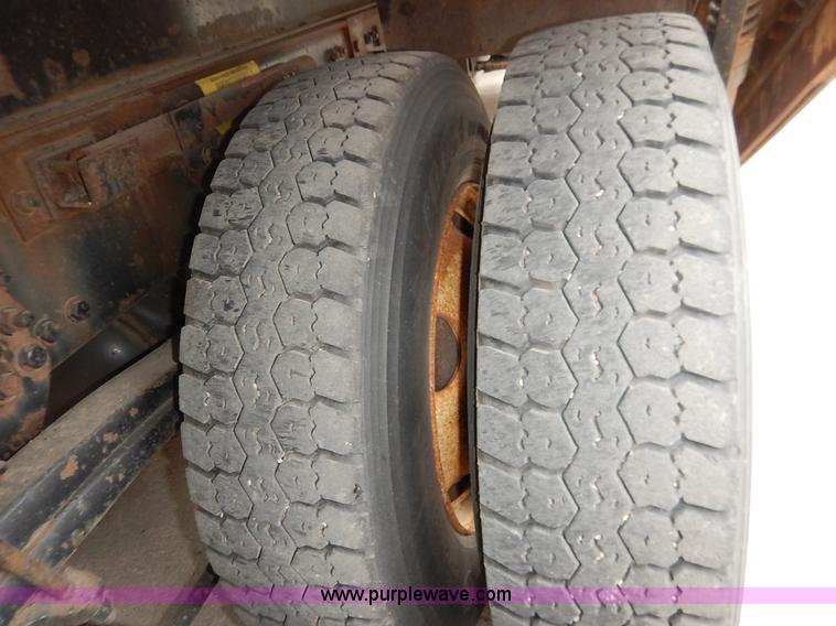 image for item K1673 2001 Sterling LP7500 dump truck