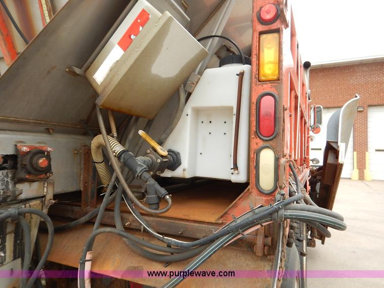 image for item K1673 2001 Sterling LP7500 dump truck