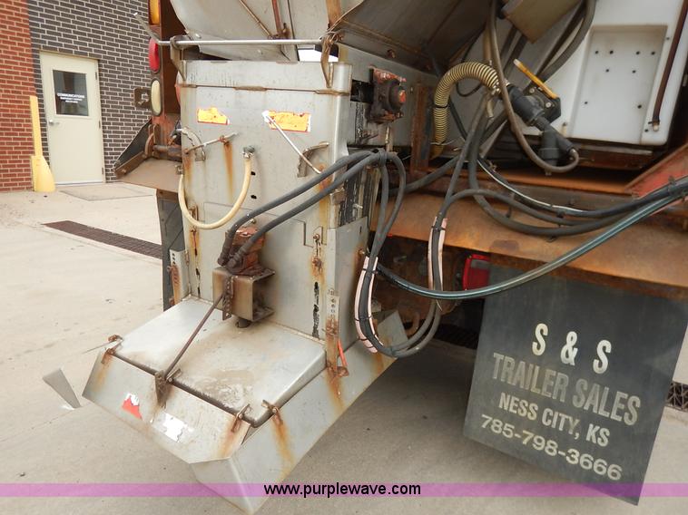 image for item K1673 2001 Sterling LP7500 dump truck