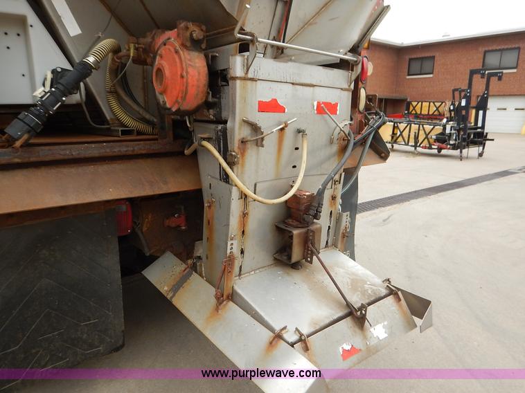 image for item K1673 2001 Sterling LP7500 dump truck