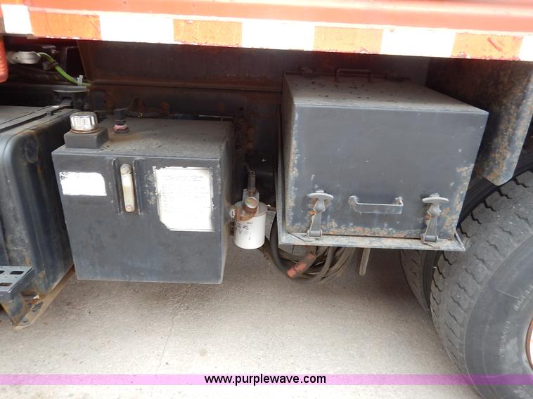 image for item K1673 2001 Sterling LP7500 dump truck