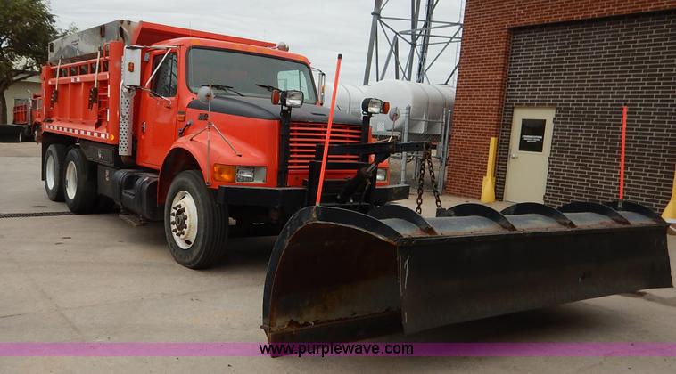 image for item K1674 1999 International 4900 dump truck