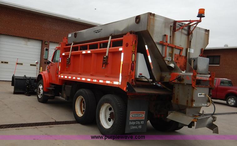 image for item K1674 1999 International 4900 dump truck