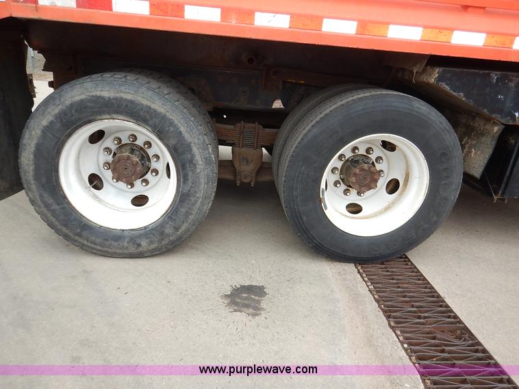 image for item K1674 1999 International 4900 dump truck