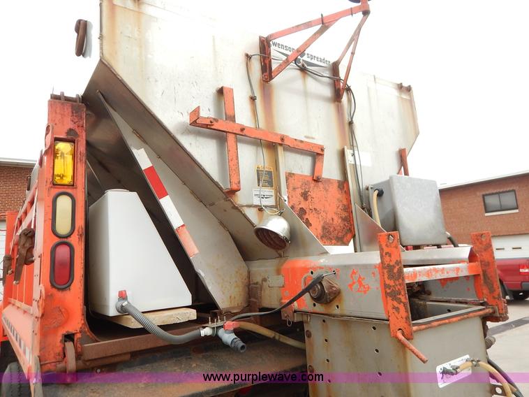 image for item K1674 1999 International 4900 dump truck