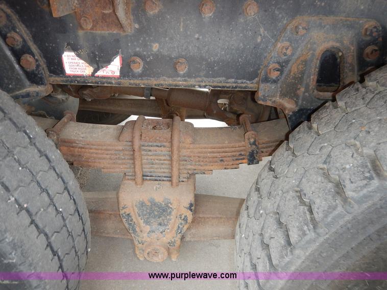 image for item K1674 1999 International 4900 dump truck