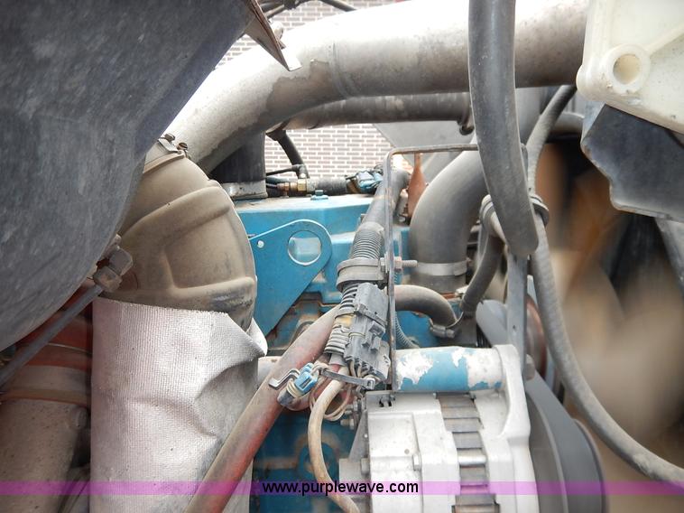 image for item K1674 1999 International 4900 dump truck