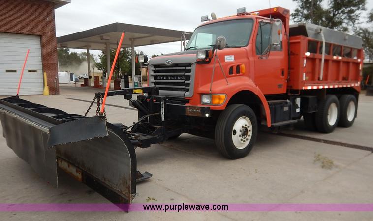image for item K1678 2001 Sterling LT7500 dump truck